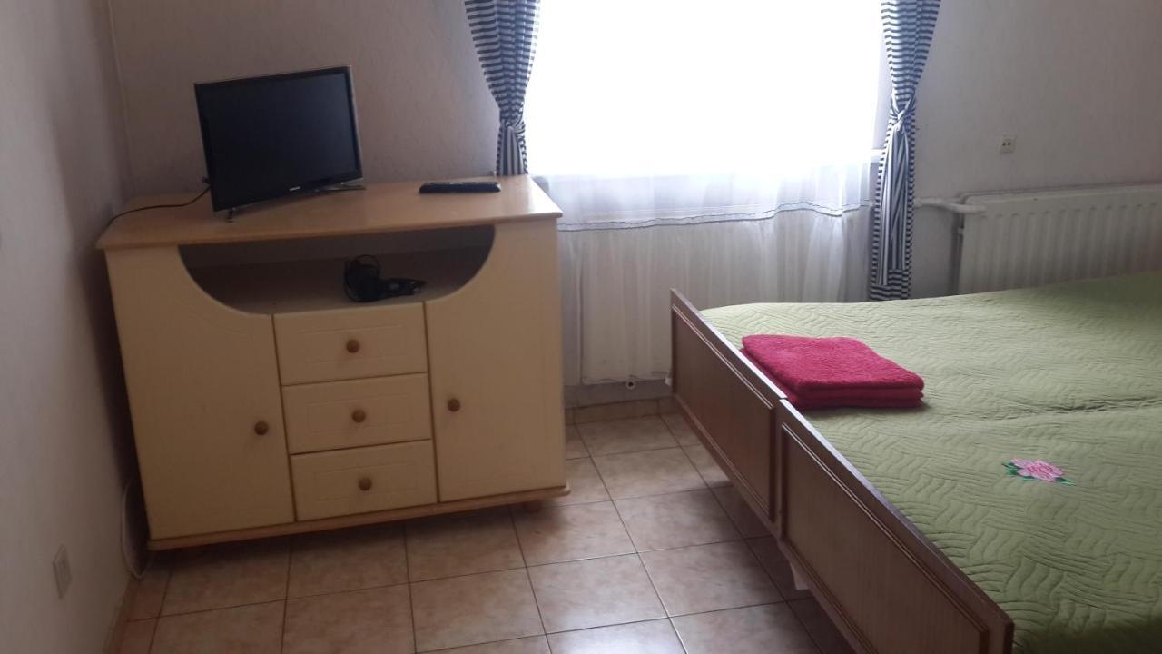 U Samogo Moria Lägenhet Odessa Exteriör bild